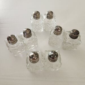 Vintage Leonard 8 Pc. Set Mini Salt & Pepper Crystal Shakers Silver Plated Tops